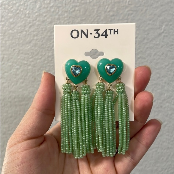 On 34th Green Heart Tassel Earrings - Picture 1 of 2